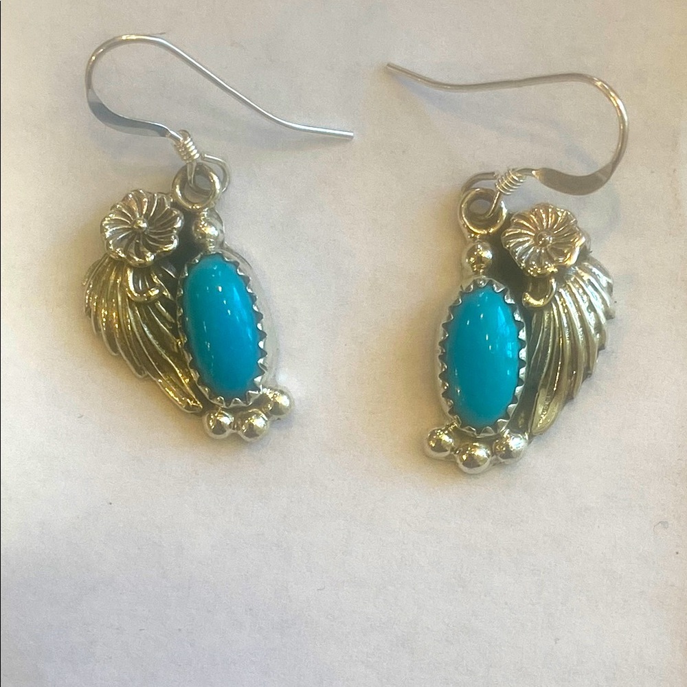 Sterling Silver and Turquoise Navajo Earrings🌺